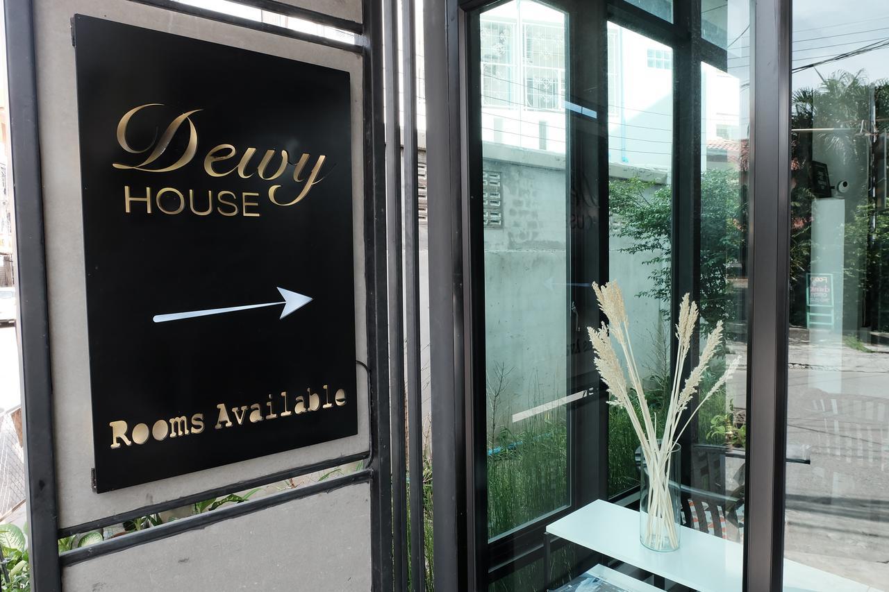 DewyHouse Hostel Chiang Mai Buitenkant foto